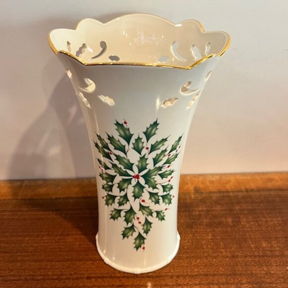 Lenox Holiday Pierced Holly Vase 9" with Box - Picture 3 of 11